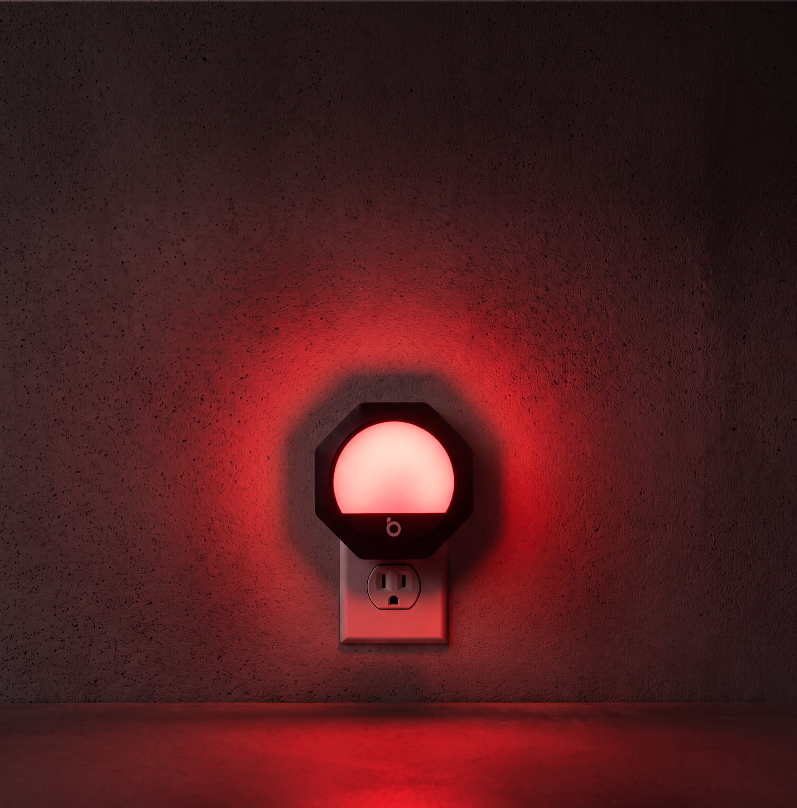 Lampka nocna włożona do gniazdka ściennego